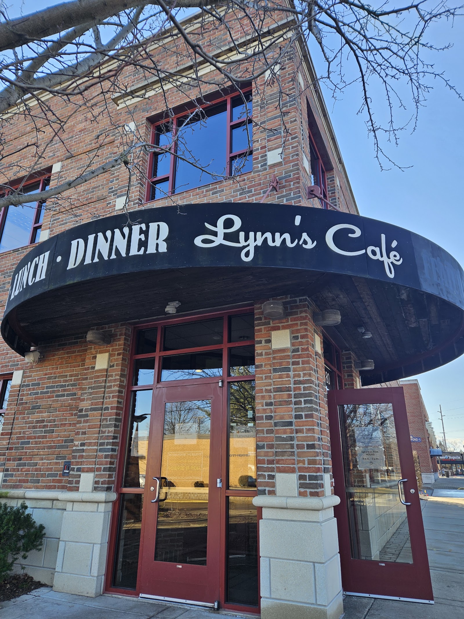 Lynn's on First — photo
